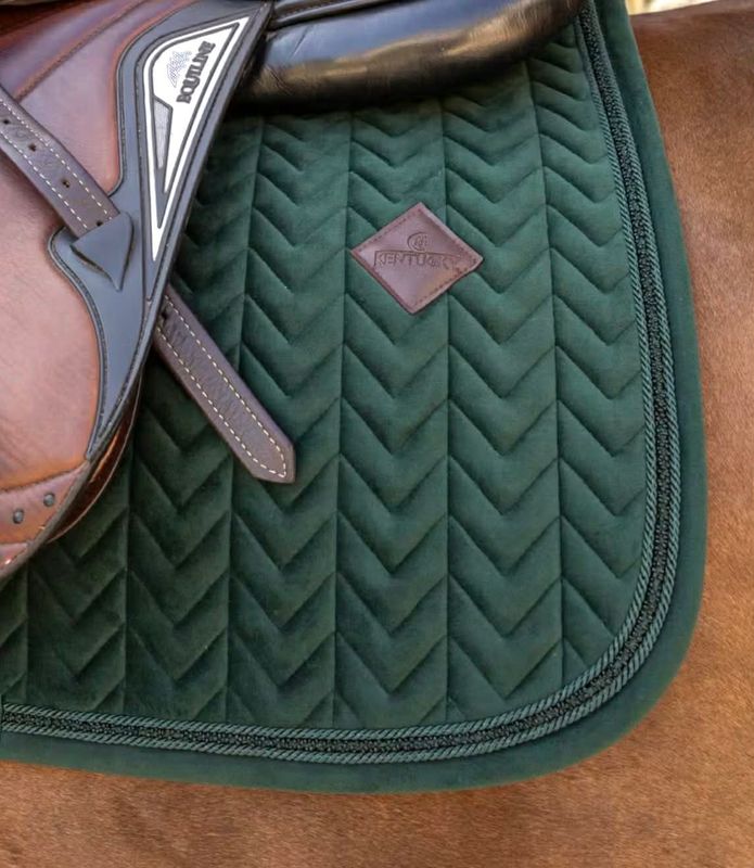 Kentucky Saddle Pad Velvet Mini Pearls